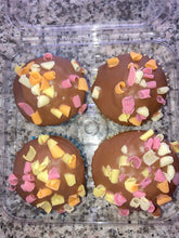 Load image into Gallery viewer, 4PK Maderia Cupcake topped with chocolate

